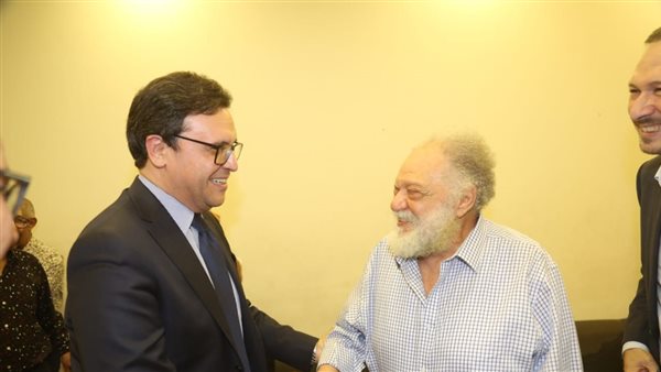 يحيي الفخراني ووزير