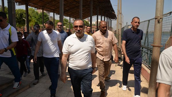 محافظ أسيوط خلال