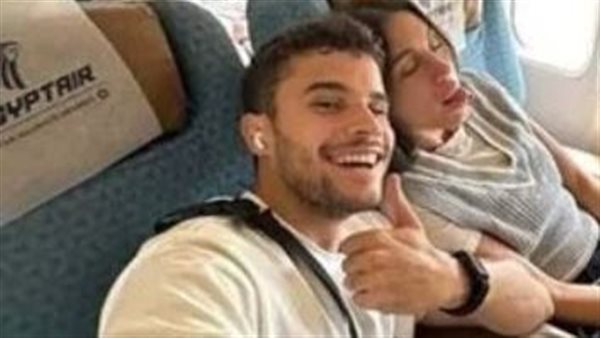 البلوجر وزوجته 