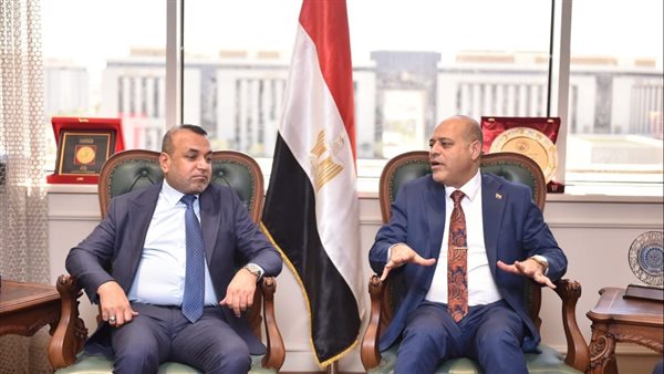 وزير العمل ونظيره