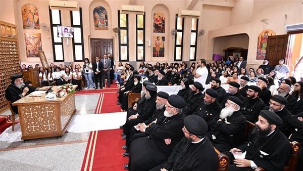 مشارك قداسة البابا