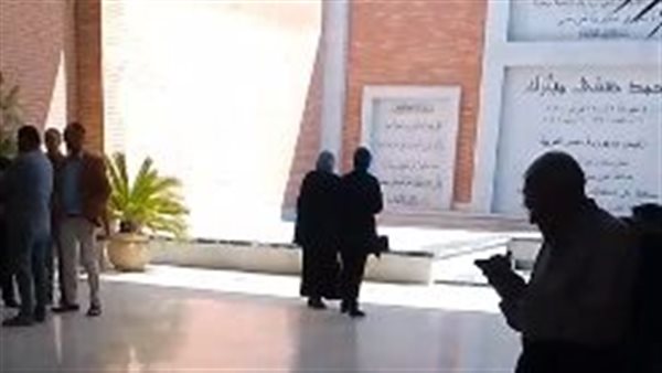 مدفن مبارك يستقبل