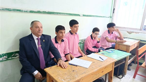 المحافظ خلال الجولة