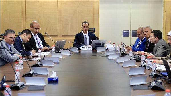 جانب من أعمال اللجنة