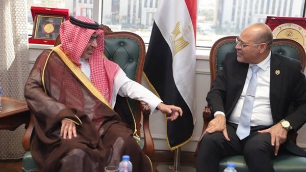 خلال اللقاء