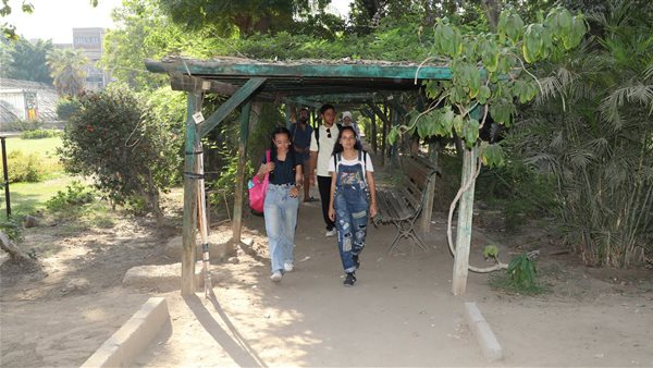 خلال الاستقبال