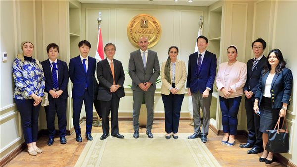 اجتماع وزير التربية