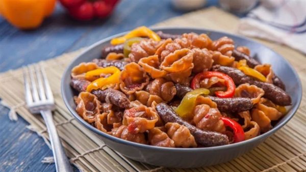 مكرونة بالسجق 