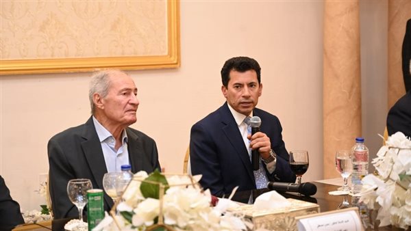 أشرف صبحي والدكتور