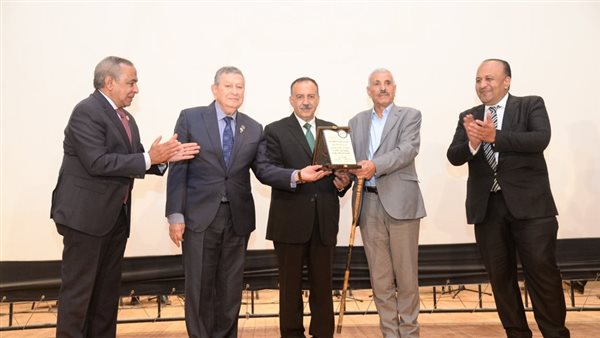 محافظ أسيوط 