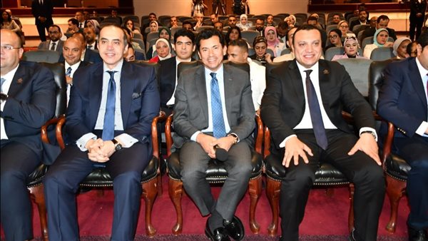 وزيرا الشباب والشؤون