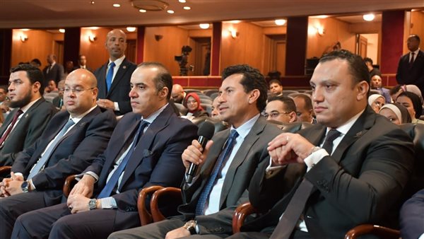 وزير الشباب والرياضة