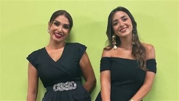 روجينا وابنتها مايا