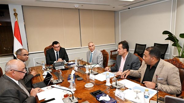 وزير الإسكان 