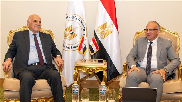 لقاء وزير الري