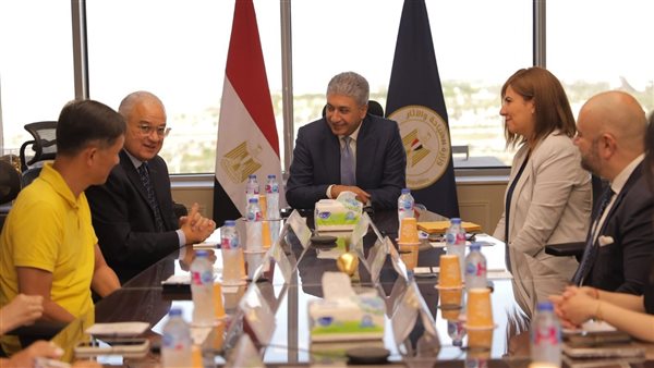 وزير السياحة والآثار 