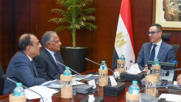 وزير الاستثمار خلال