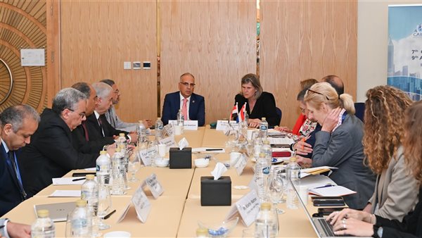 خلال اللقاء