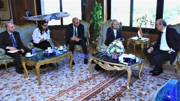 وزير الطيران المدني