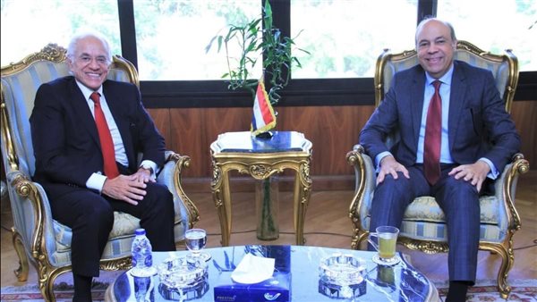 وزير الطيران المدني