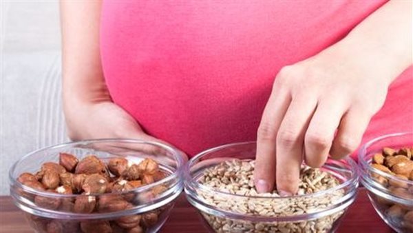 المكسرات فترة الحمل
