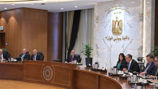 رئيس الوزراء خلال