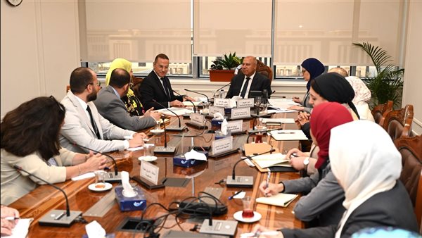 لقاء وزير الصناعة