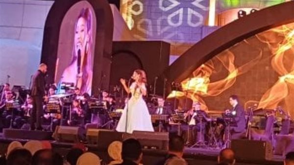 إيناس عز الدين 