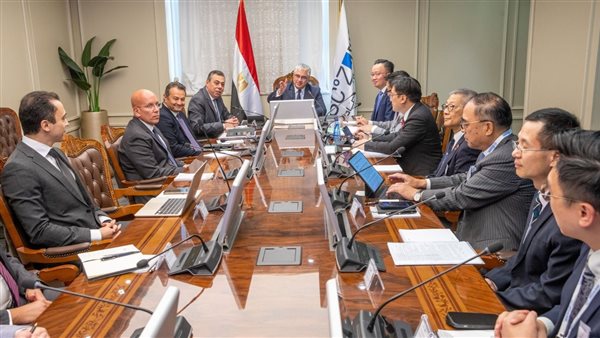 رئيس اقتصادية قناة