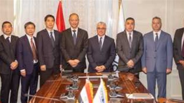 رئيس اقتصادية قناة