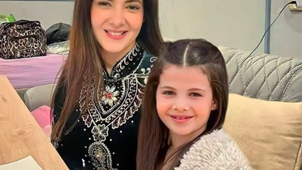 دنيا سمير غانم وابنتها