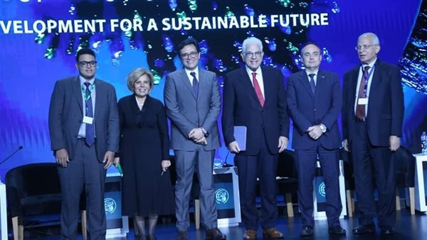 وزير الثقافة خلال