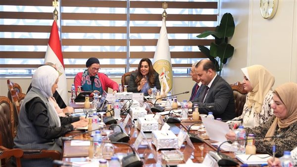 وزيرتا البيئة والتنمية