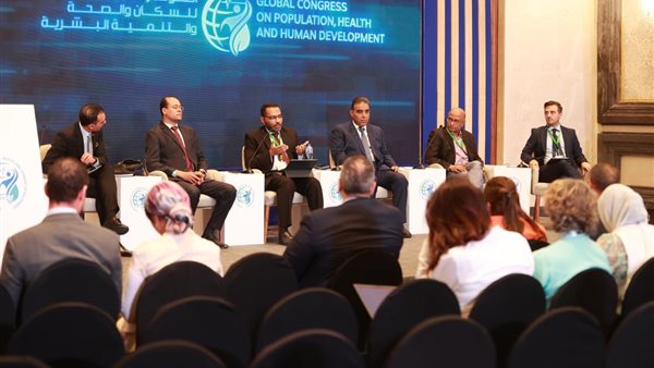 جانب من الجلسة الحوارية