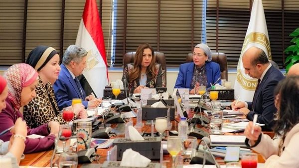 وزيرتا البيئة والتنمية