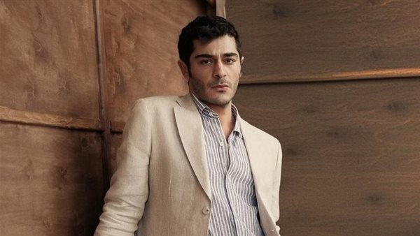 بوراك دينيز 