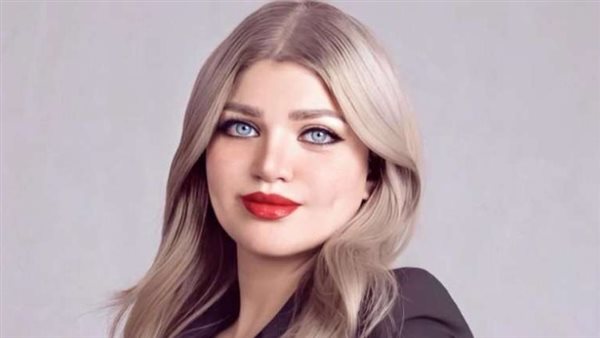 الاعلامية ياسمين