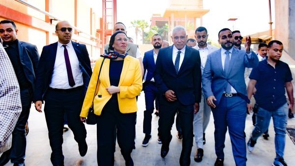 وزيرة البيئة