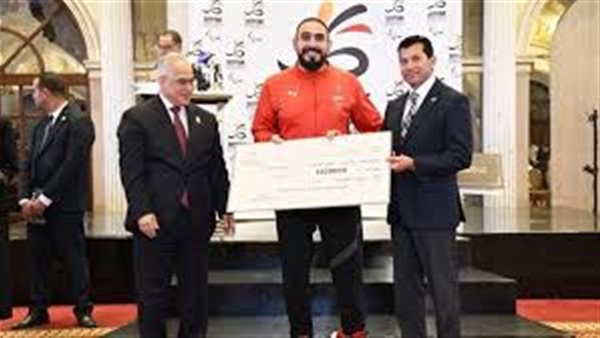 خلال التكريم