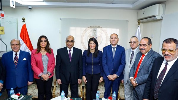 وزراء التخطيط والعدل