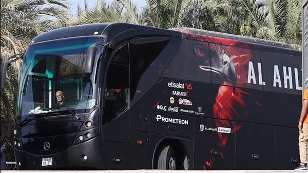 وصول حافلة فريق العين