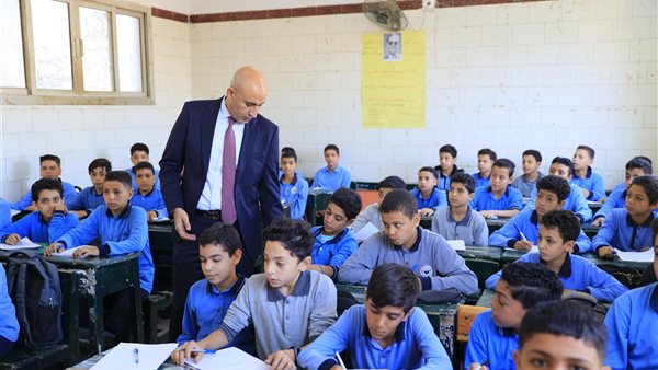 جولة وزير التربية