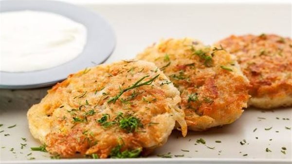 أقراص البطاطس بالبيض