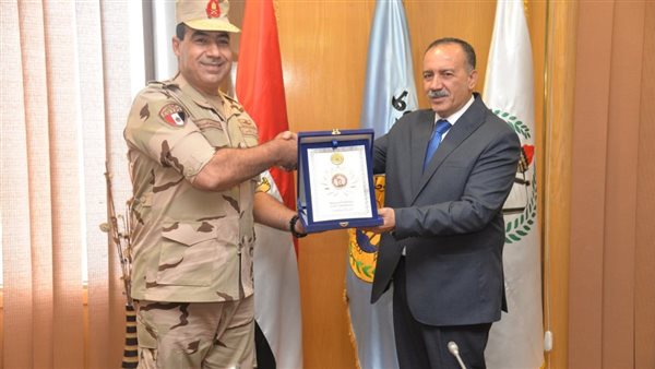 محافظ أسيوط 