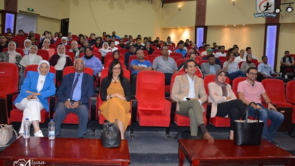 جانب من الندوة