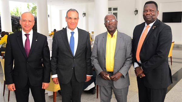 بدر عبدالعاطي مع