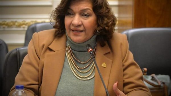 ايفيلين متى