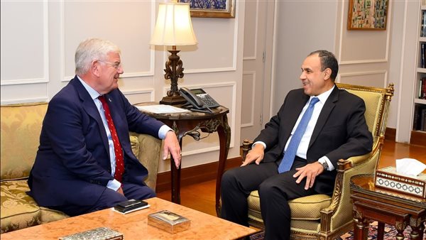 وزير الخارجية خلال