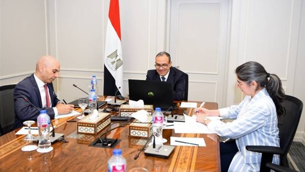 وزير الخارجية خلال