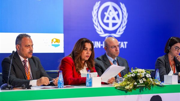 خلال الاجتماع